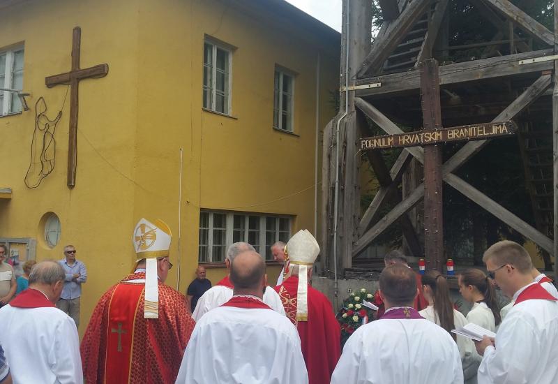 Molitveno obilježen Dan mučenika u Drvaru